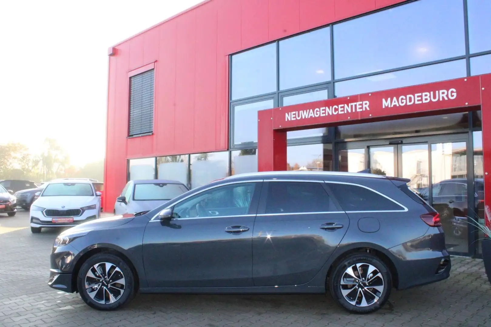 Kia Ceed SW / cee'd SW Ceed SW1.5 T-GDI Aut*Vision+*7J-GAR*LED*NAVI*RFK* Grigio - 2