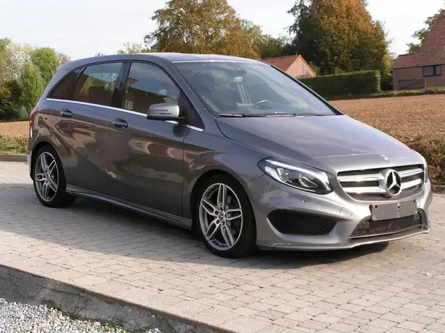Mercedes-Benz B 180 B 180 7G-DCT AMG Line