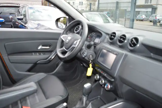 Dacia Duster view 10