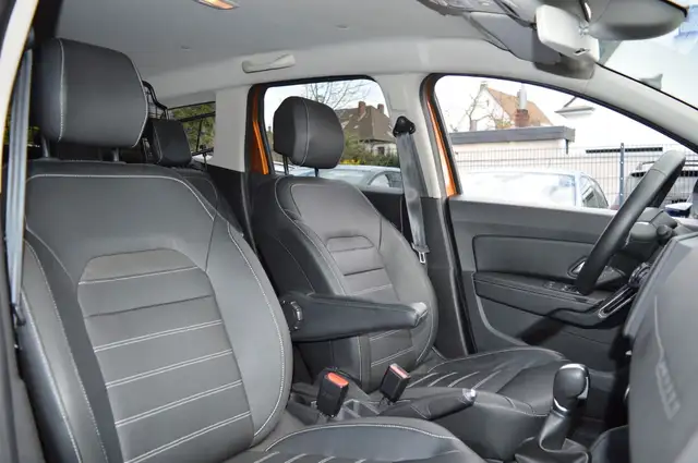 Dacia Duster view 9