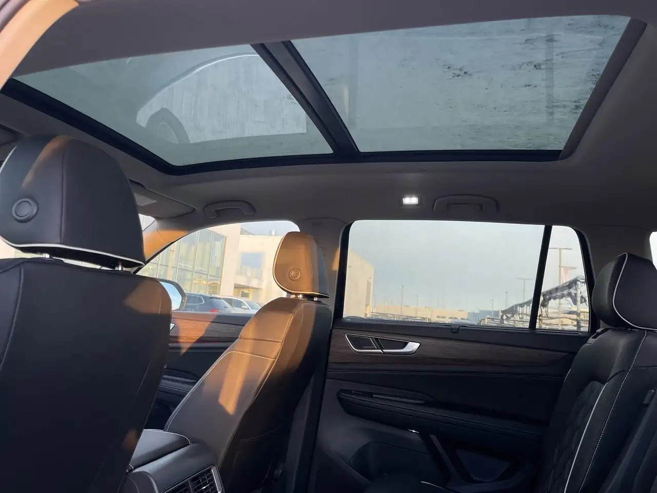 Volkswagen Atlas снимка Volkswagen Atlas