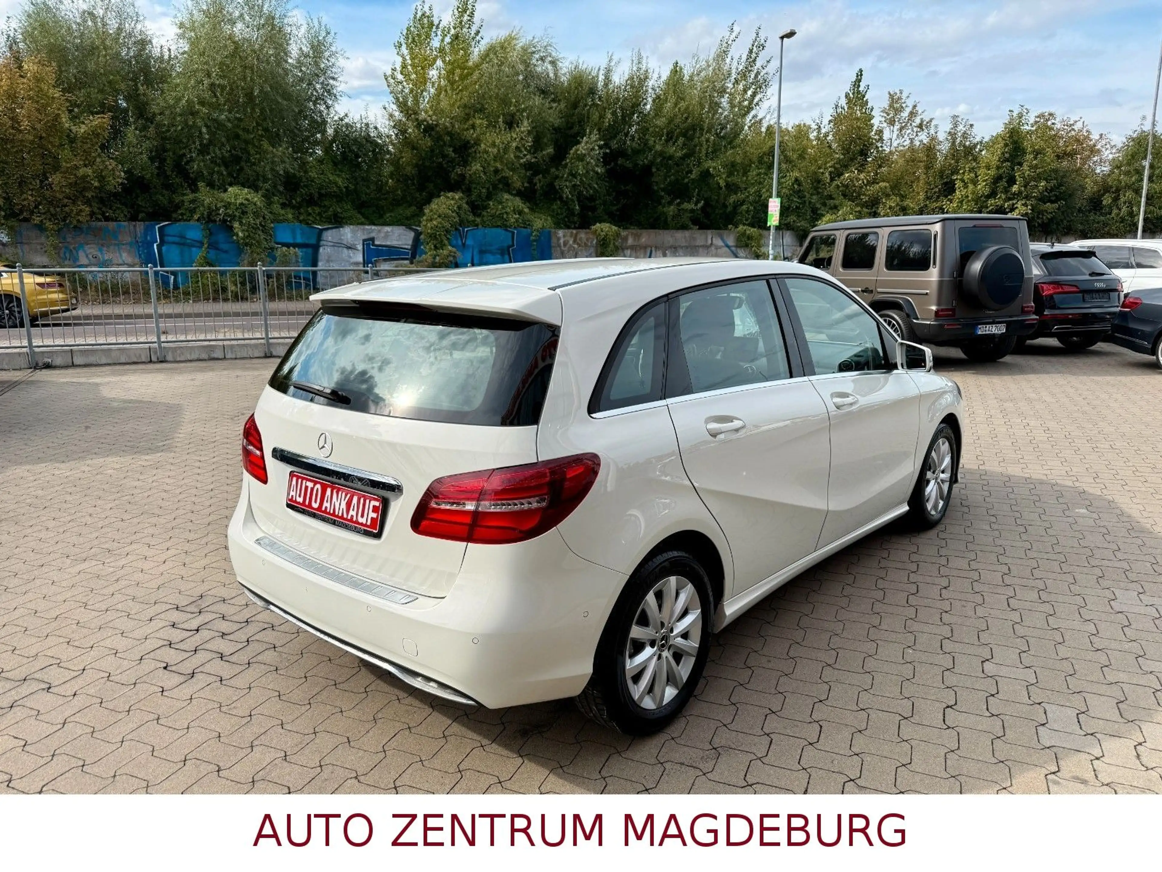 Mercedes-Benz B 180 *NAVI*LED*TEMPOMAT*LEDER*SH* — photo 6