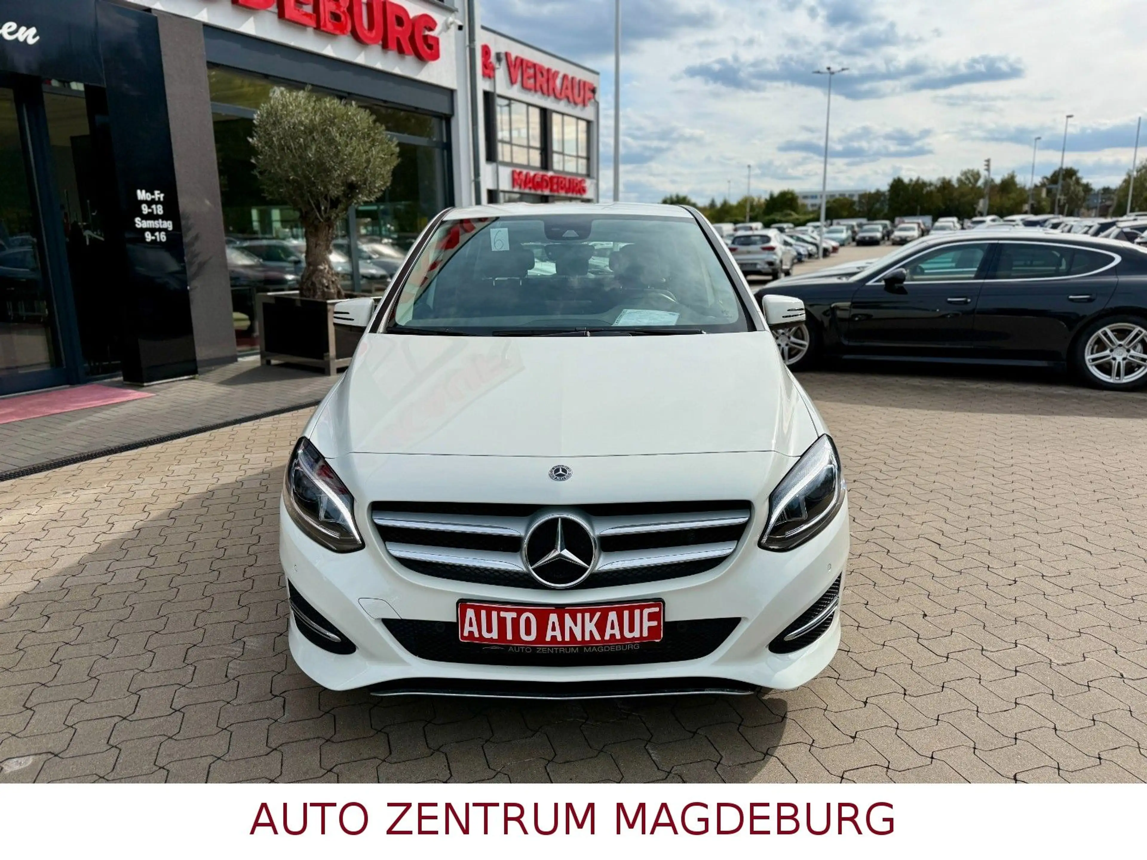 Mercedes-Benz B 180 *NAVI*LED*TEMPOMAT*LEDER*SH* — photo 3