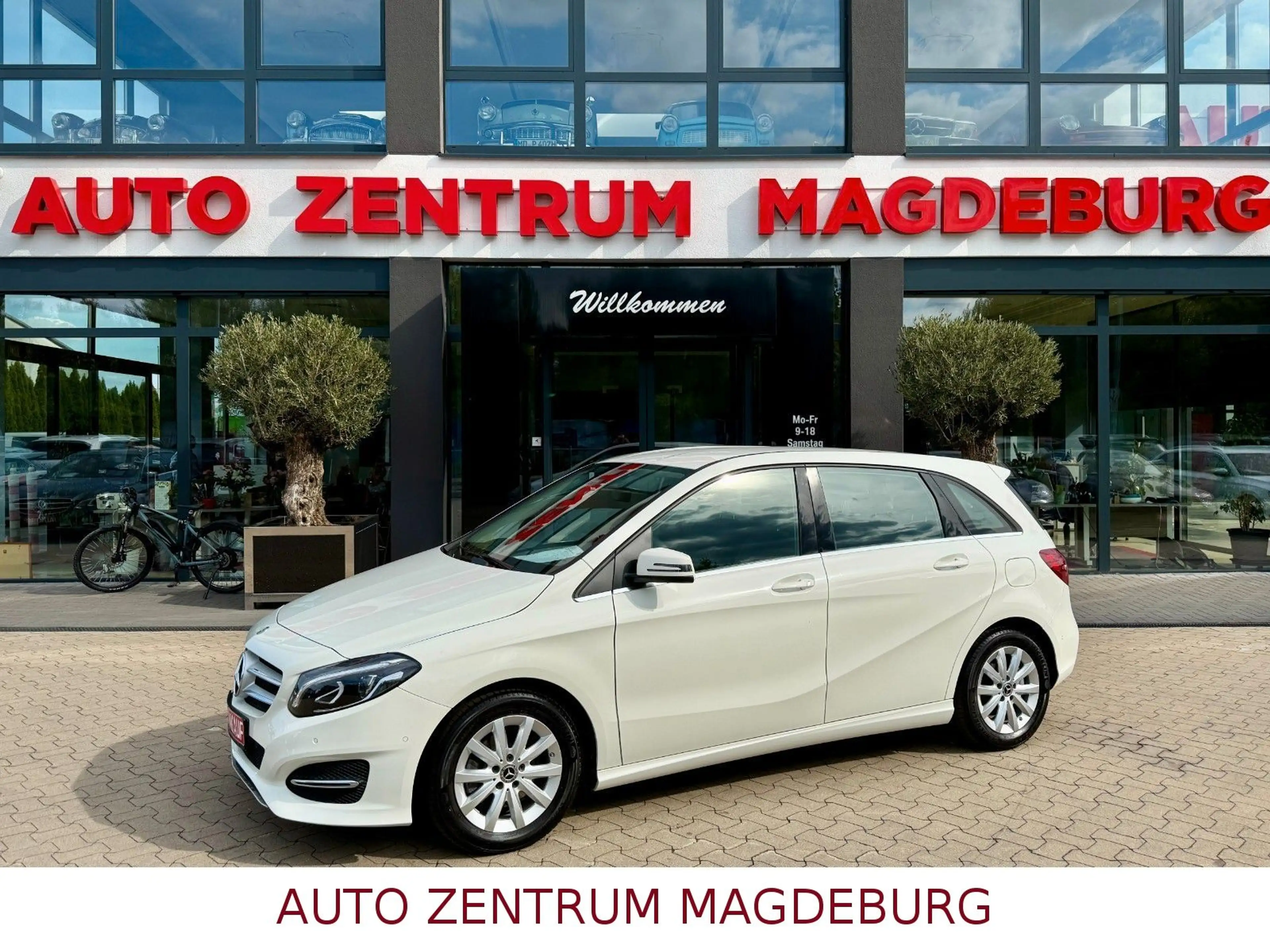 Mercedes-Benz B 180 *NAVI*LED*TEMPOMAT*LEDER*SH*