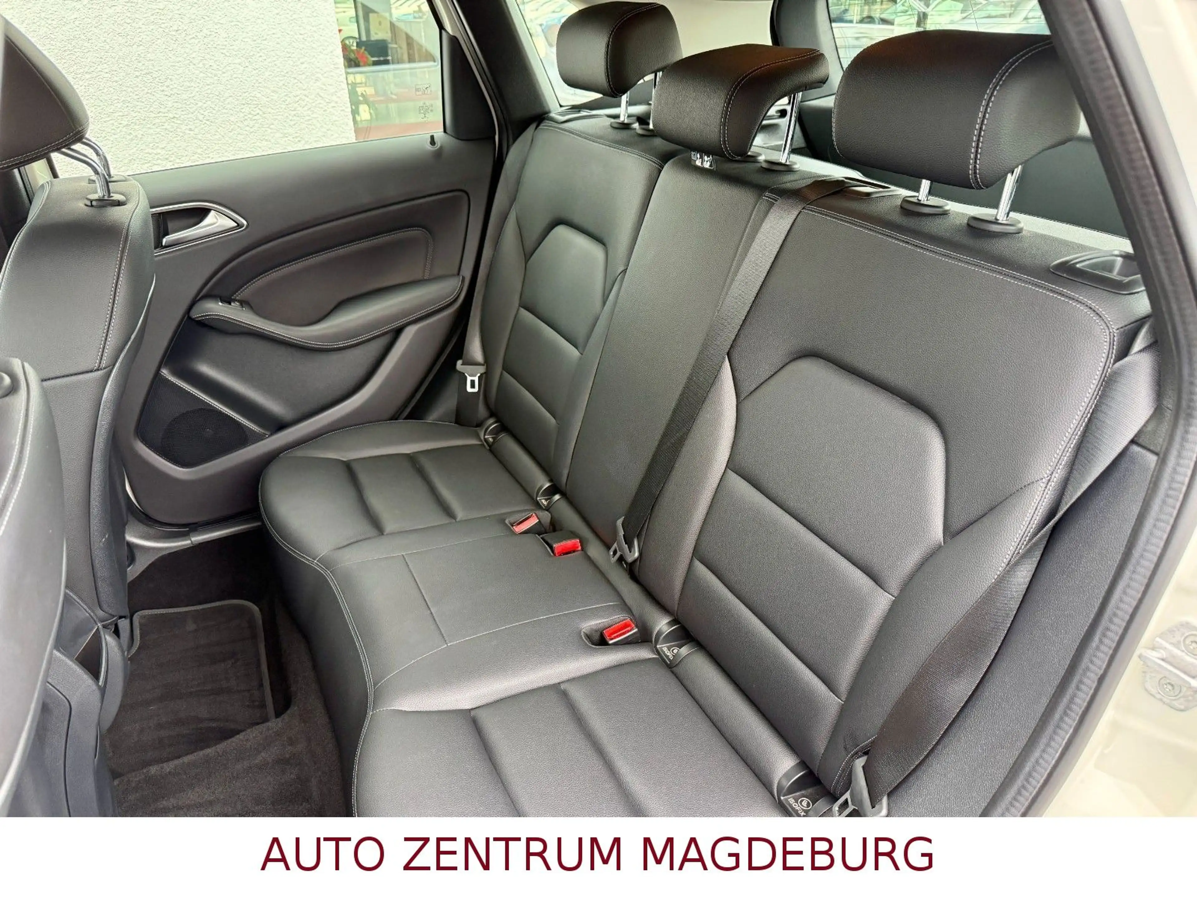 Mercedes-Benz B 180 *NAVI*LED*TEMPOMAT*LEDER*SH* — photo 15