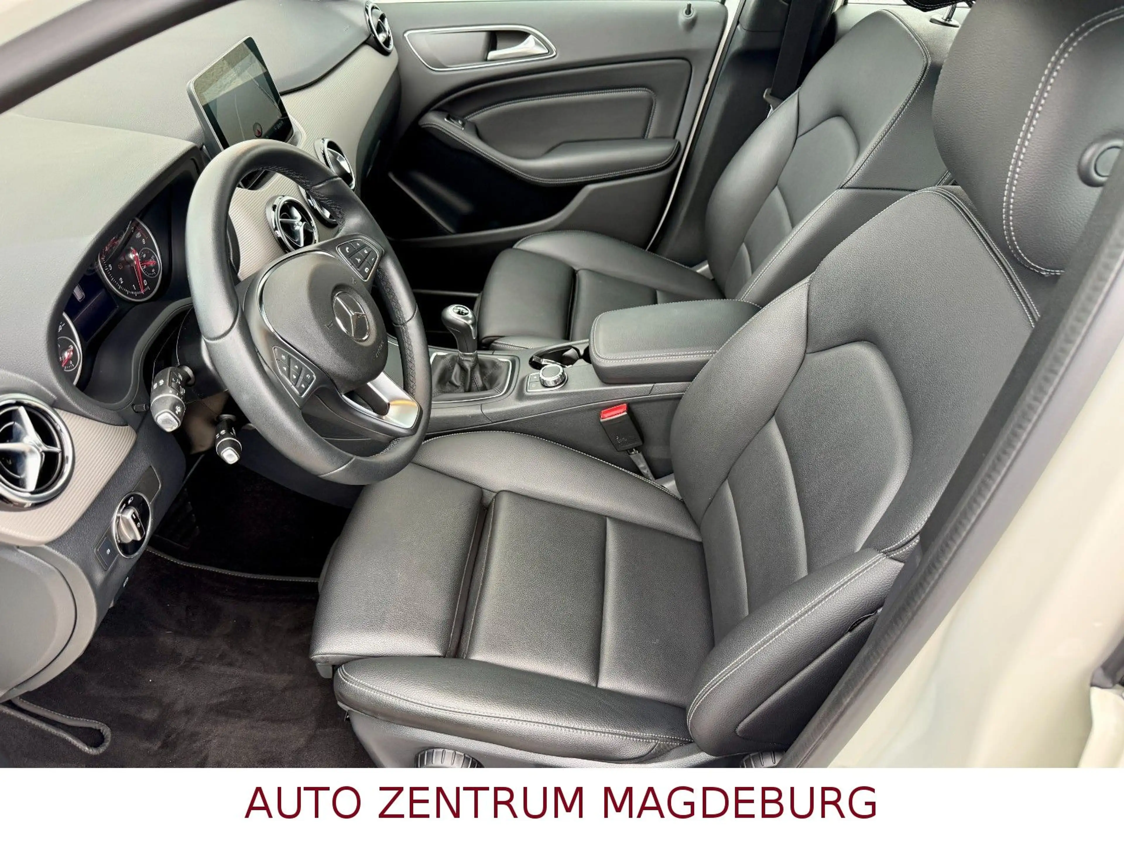 Mercedes-Benz B 180 *NAVI*LED*TEMPOMAT*LEDER*SH* — photo 11