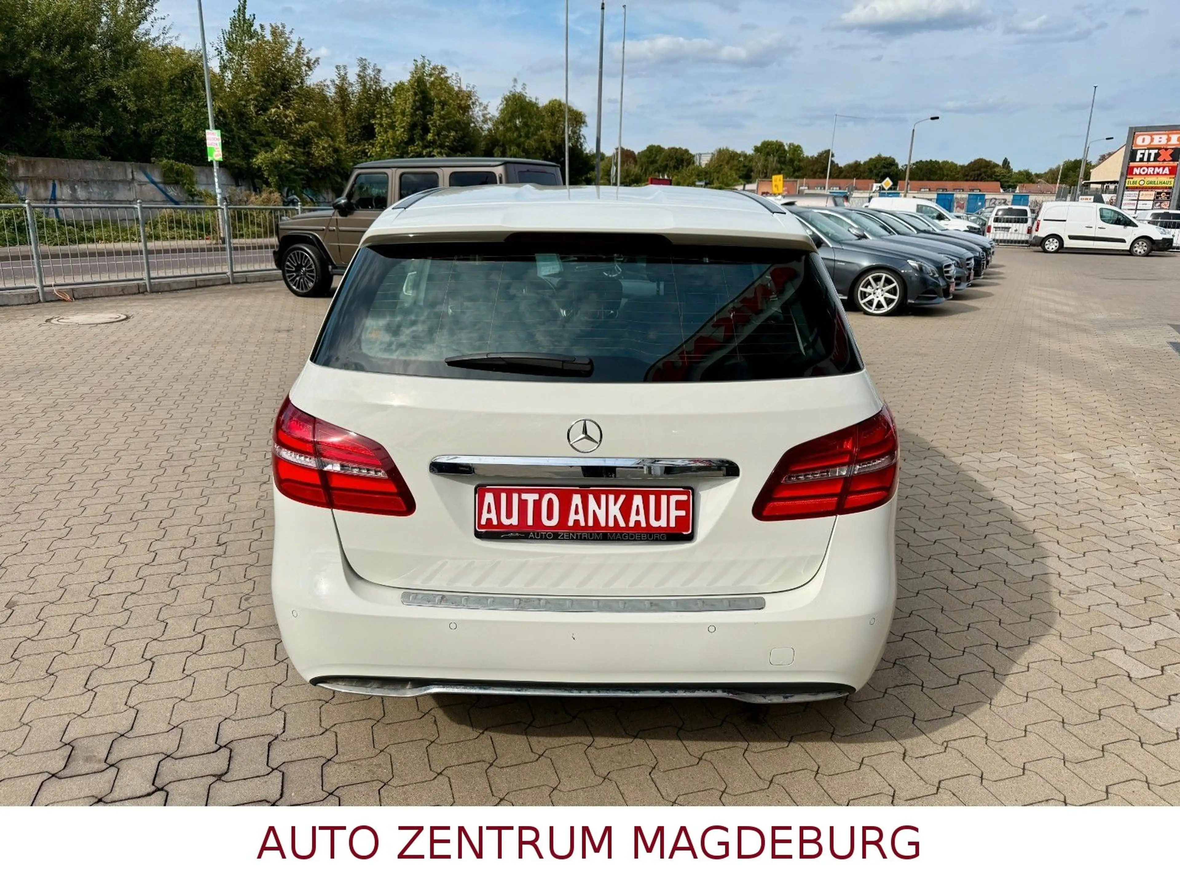 Mercedes-Benz B 180 *NAVI*LED*TEMPOMAT*LEDER*SH* — photo 7