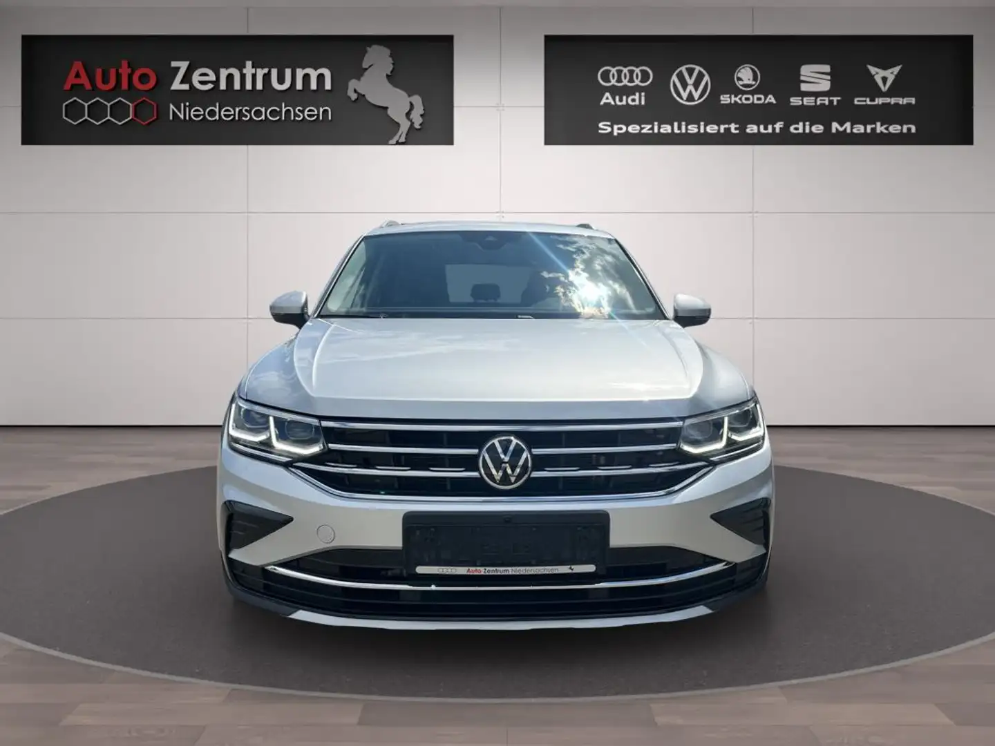 Volkswagen Tiguan 2.0 TDI 4M Elegance PANO*HeadUp*CarPlay*360° Silber - 2