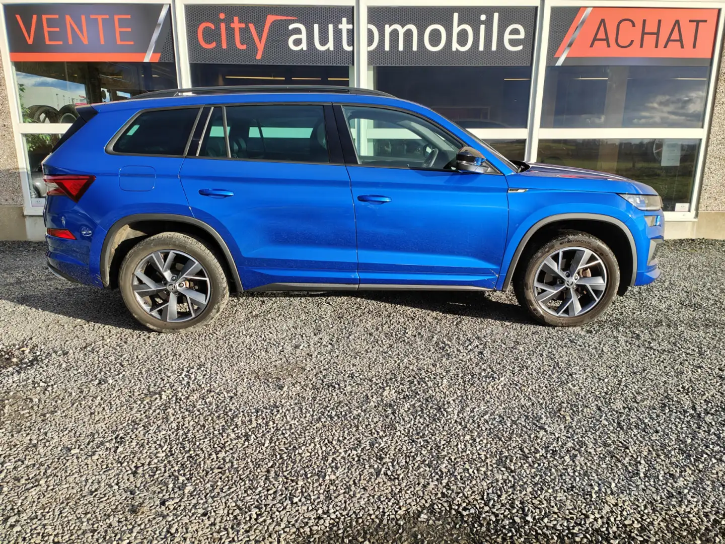Skoda Kodiaq 1.5 TSI DSG 7PLACES SPORTLINE CARPLAY GPS Bleu - 2