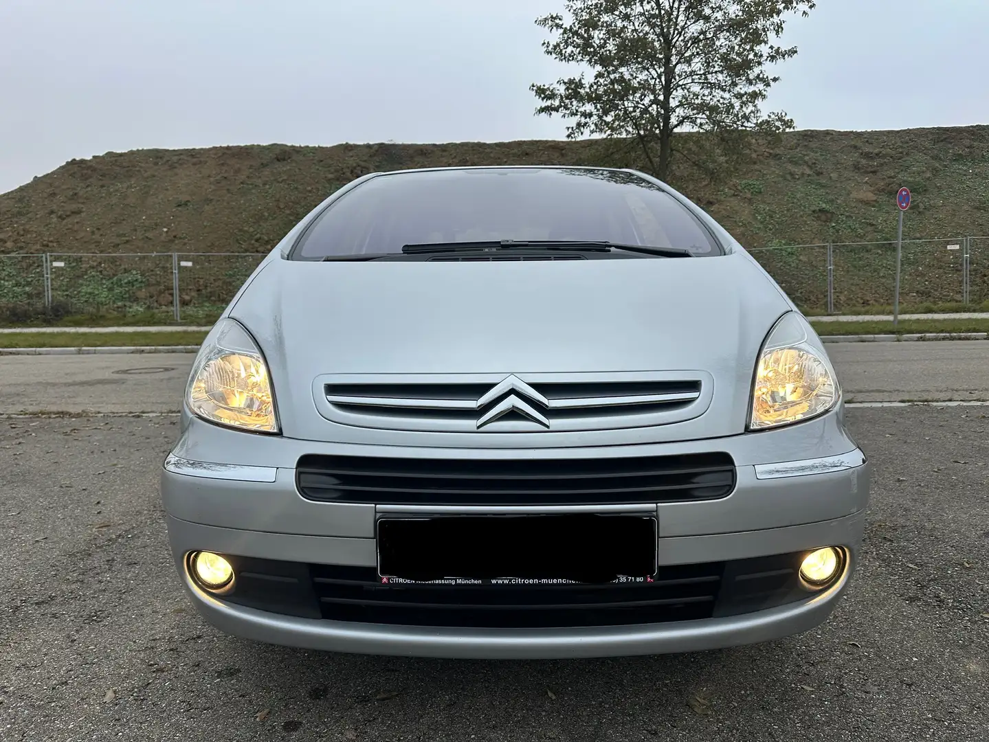 Citroen Xsara Picasso 1.6 Confort 49700 km Neu Tuv - 2