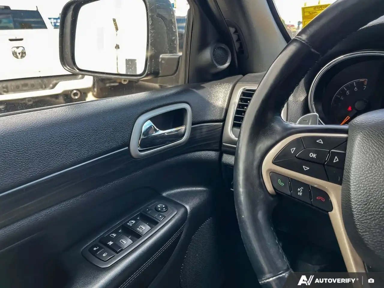 Jeep Grand Cherokee photo Jeep Grand Cherokee