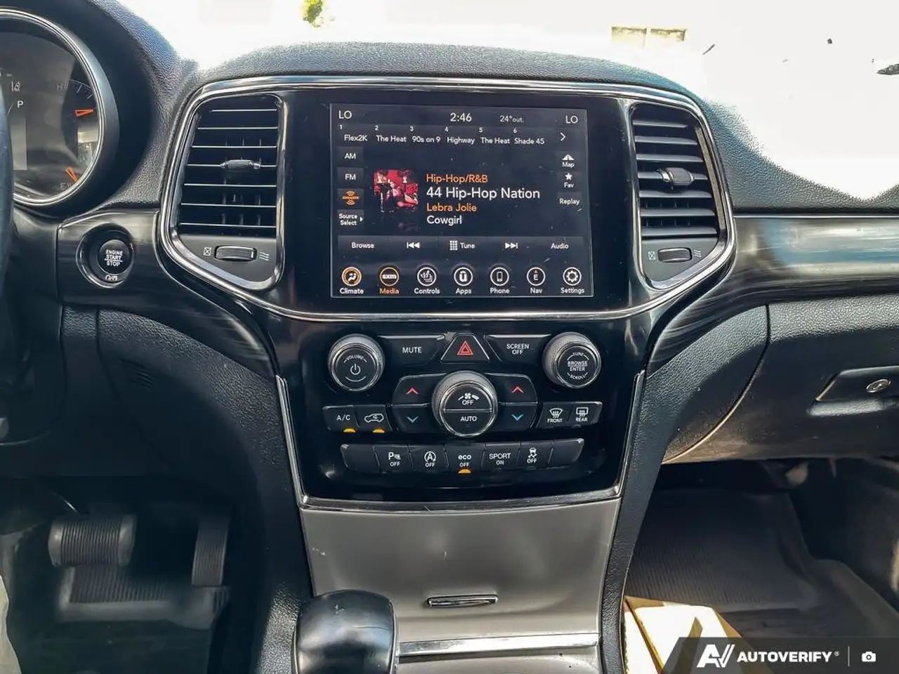 Jeep Grand Cherokee photo Jeep Grand Cherokee