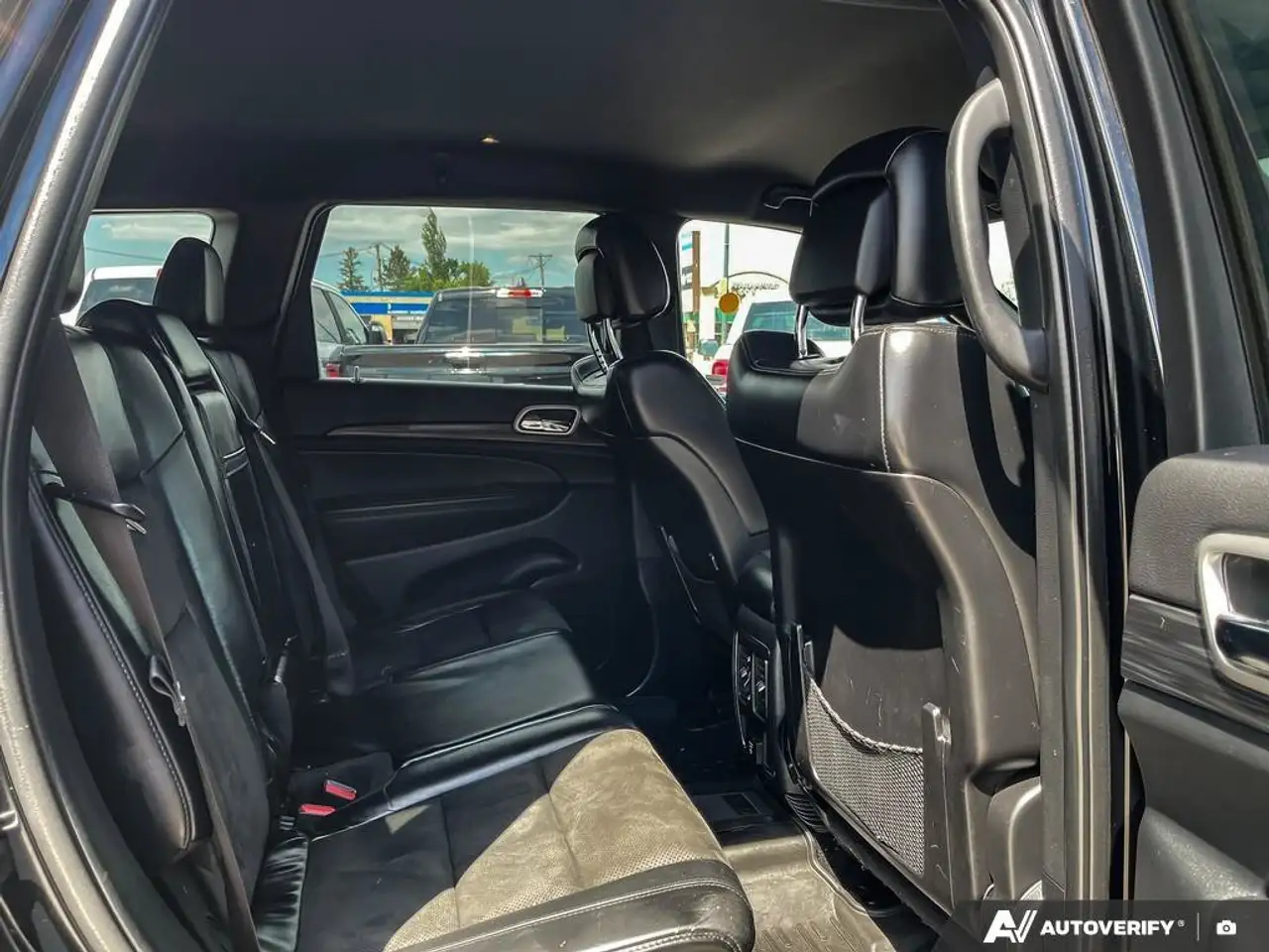 Jeep Grand Cherokee photo Jeep Grand Cherokee