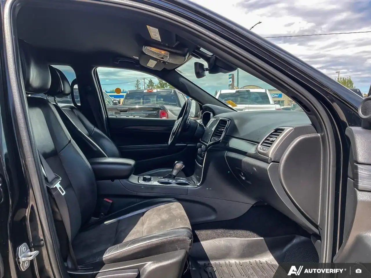 Jeep Grand Cherokee photo Jeep Grand Cherokee