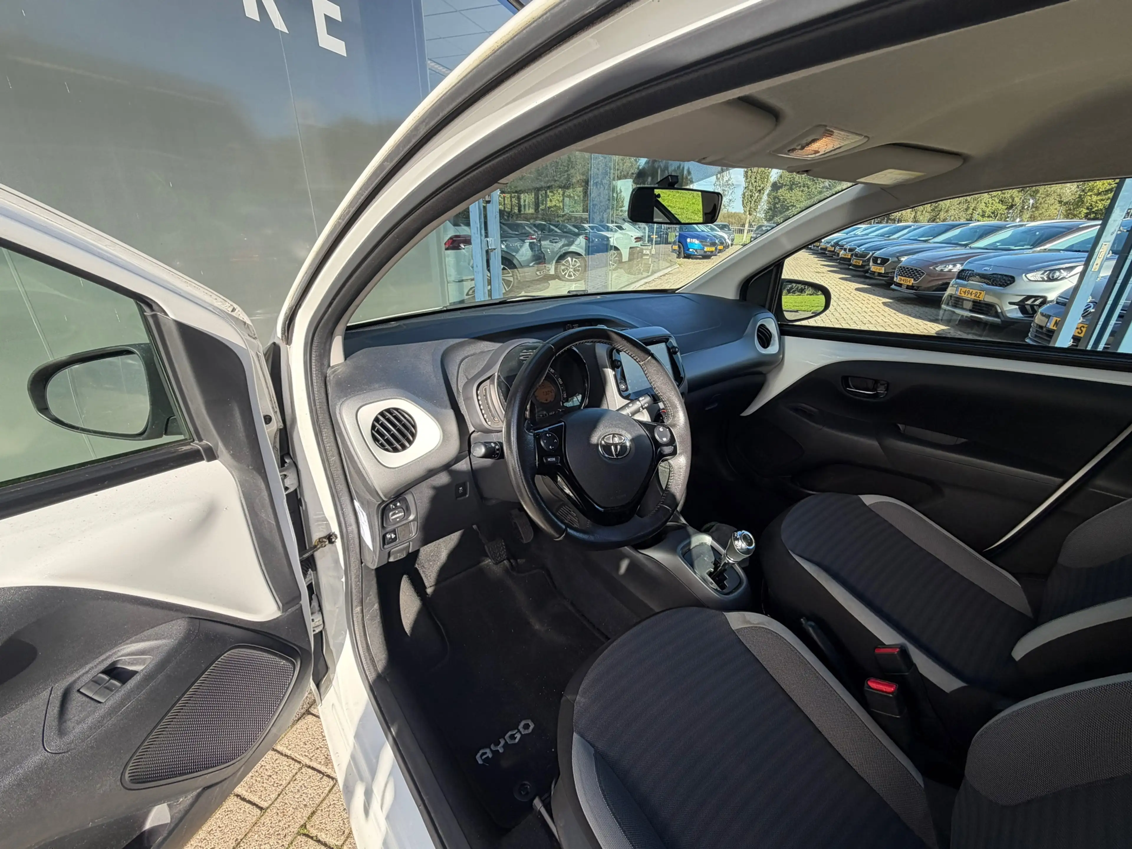 Toyota Aygo 1.0 VVT-i x-play Automaat Camera Carplay — photo 6