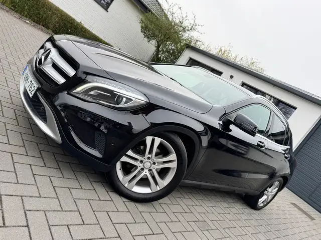 Mercedes-Benz GLA 180
