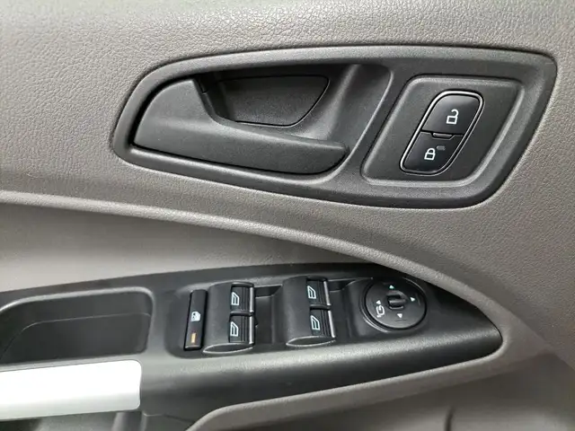 Ford Tourneo Connect view 10
