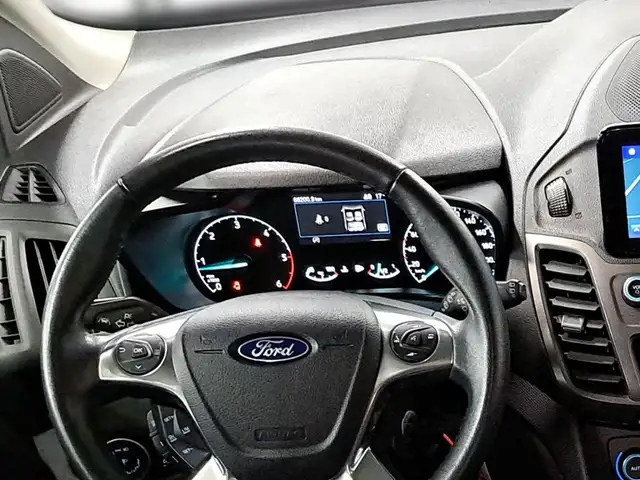 Ford Tourneo Connect view 13