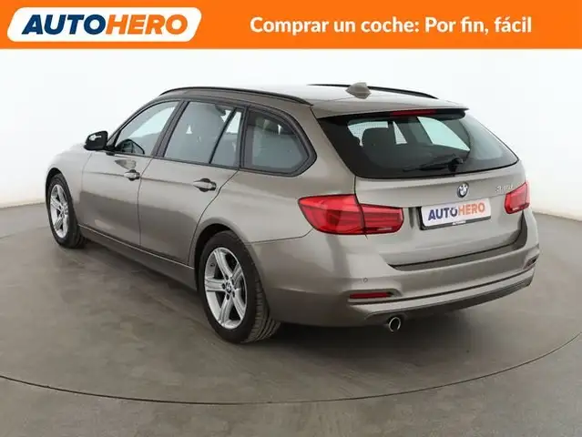 BMW 3 Series view 4