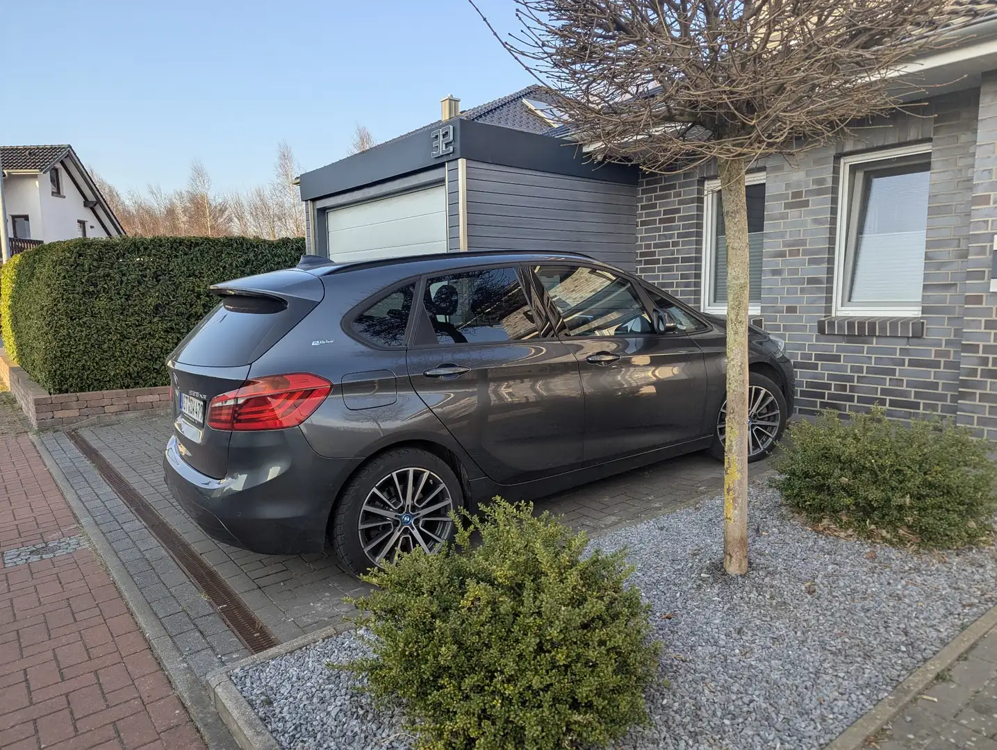 BMW 225 225 xe Advantage, guter Zustand Grau - 1