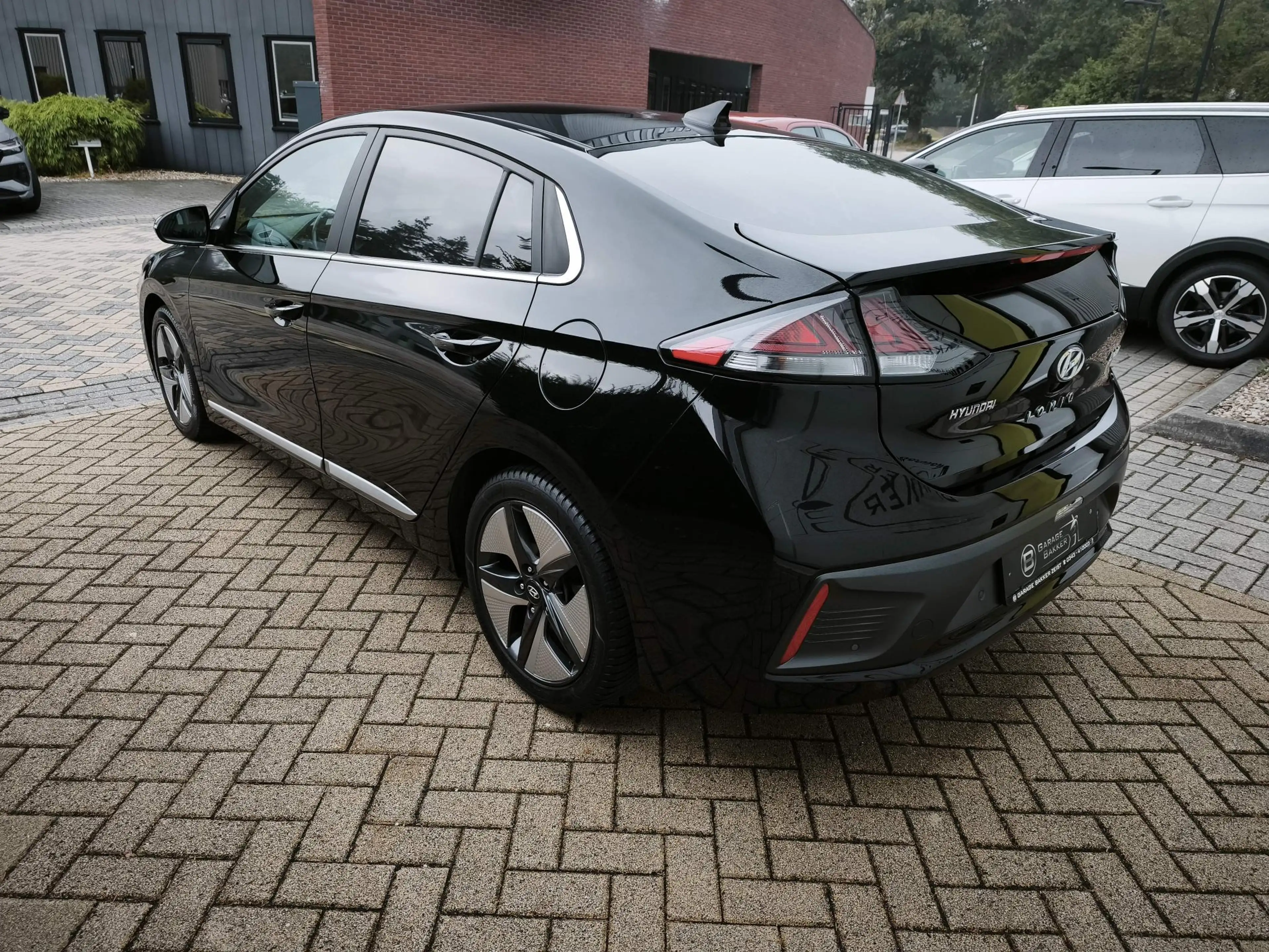 Hyundai IONIQ 1.6 GDi i-Motion Navi|Camera — photo 5