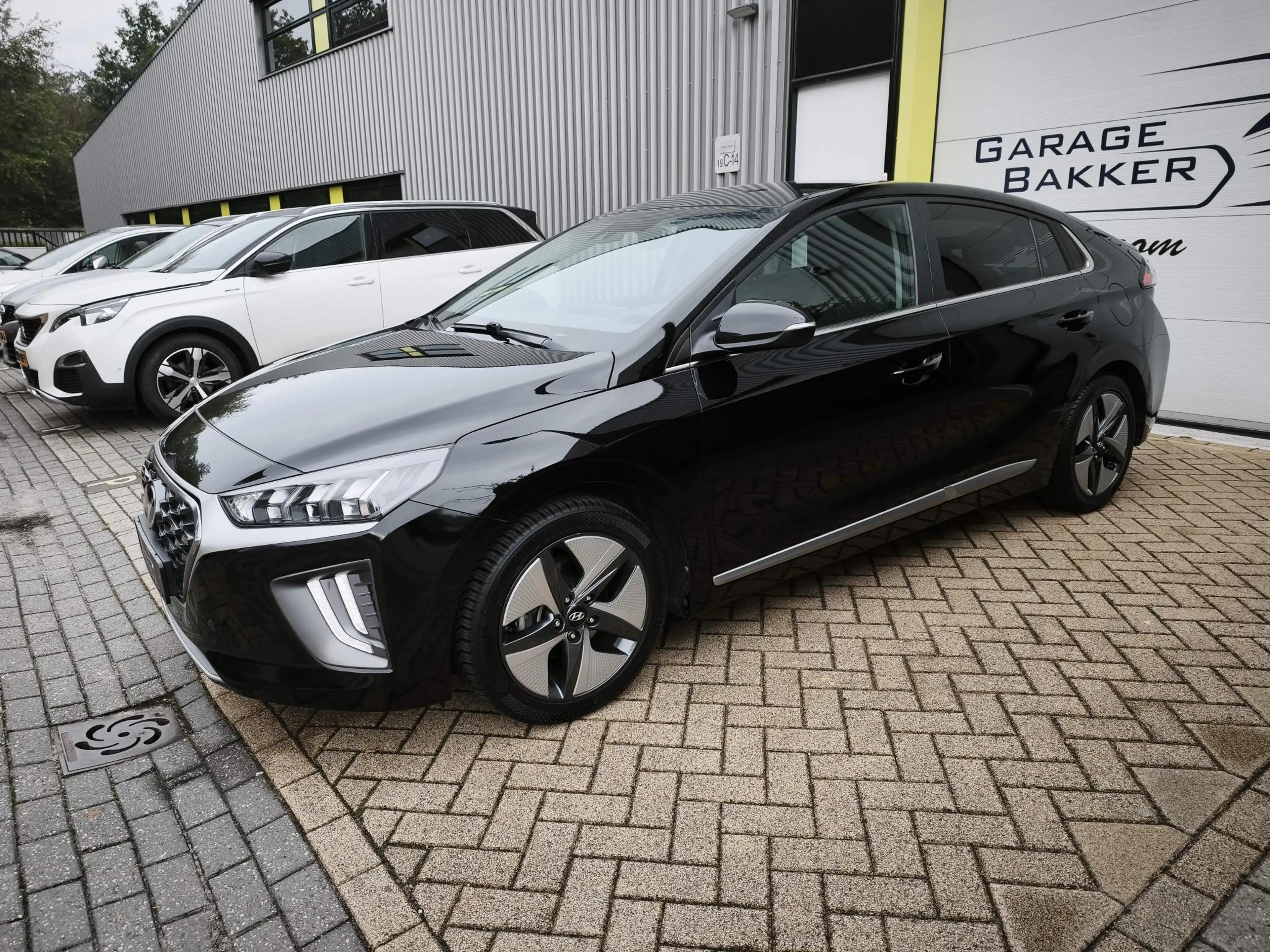 Hyundai IONIQ 1.6 GDi i-Motion Navi|Camera — photo 4