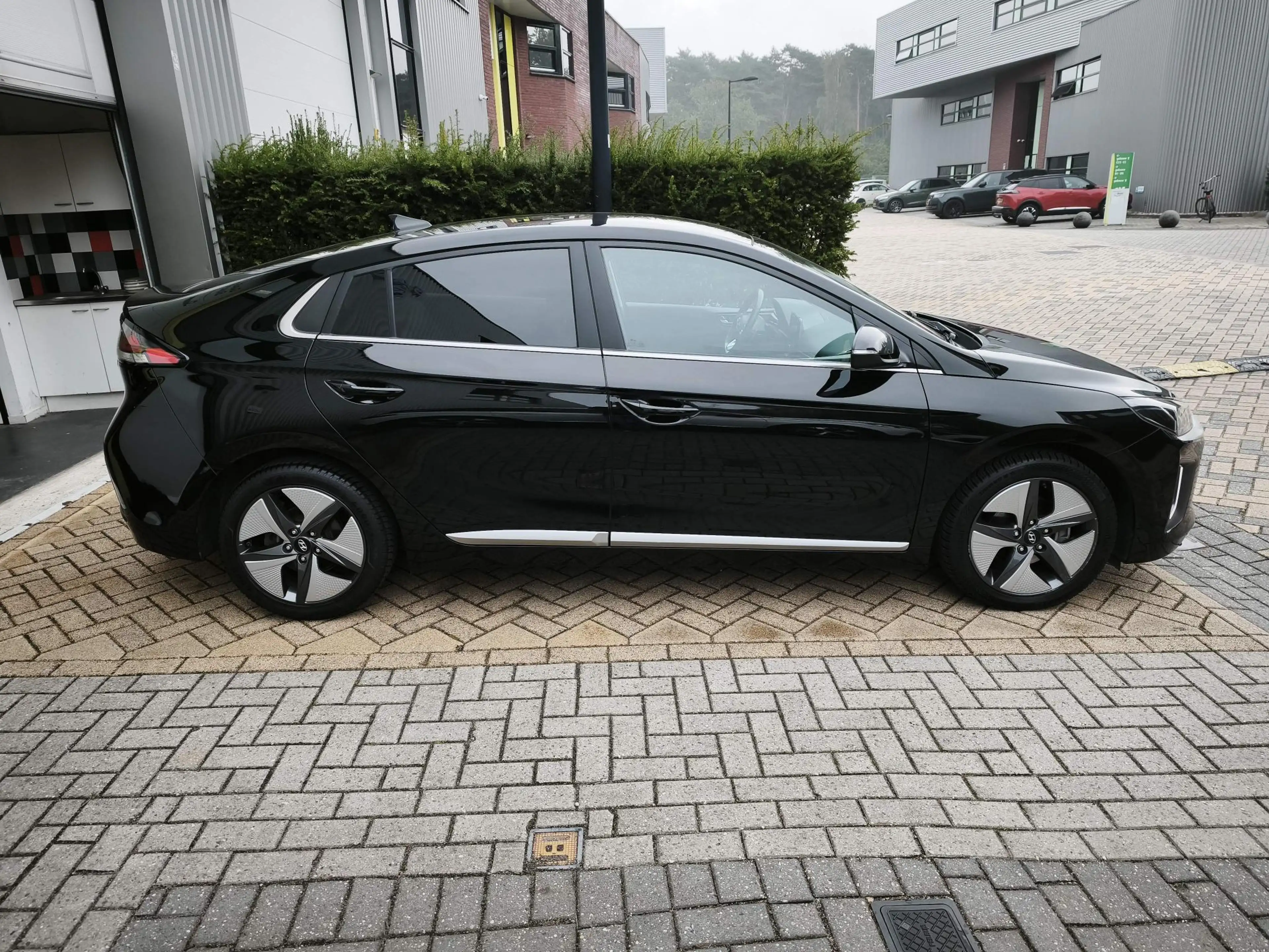 Hyundai IONIQ 1.6 GDi i-Motion Navi|Camera — photo 8