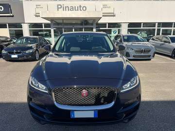 F-Pace 2.0d i4 Pure awd 180cv auto my19