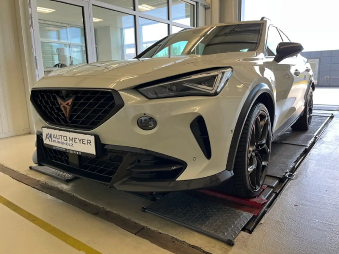 CUPRA Formentor VZ5 VZ5 2.5 TSI DSG 047/999 taiga grey Navi beats Sou siva - 2