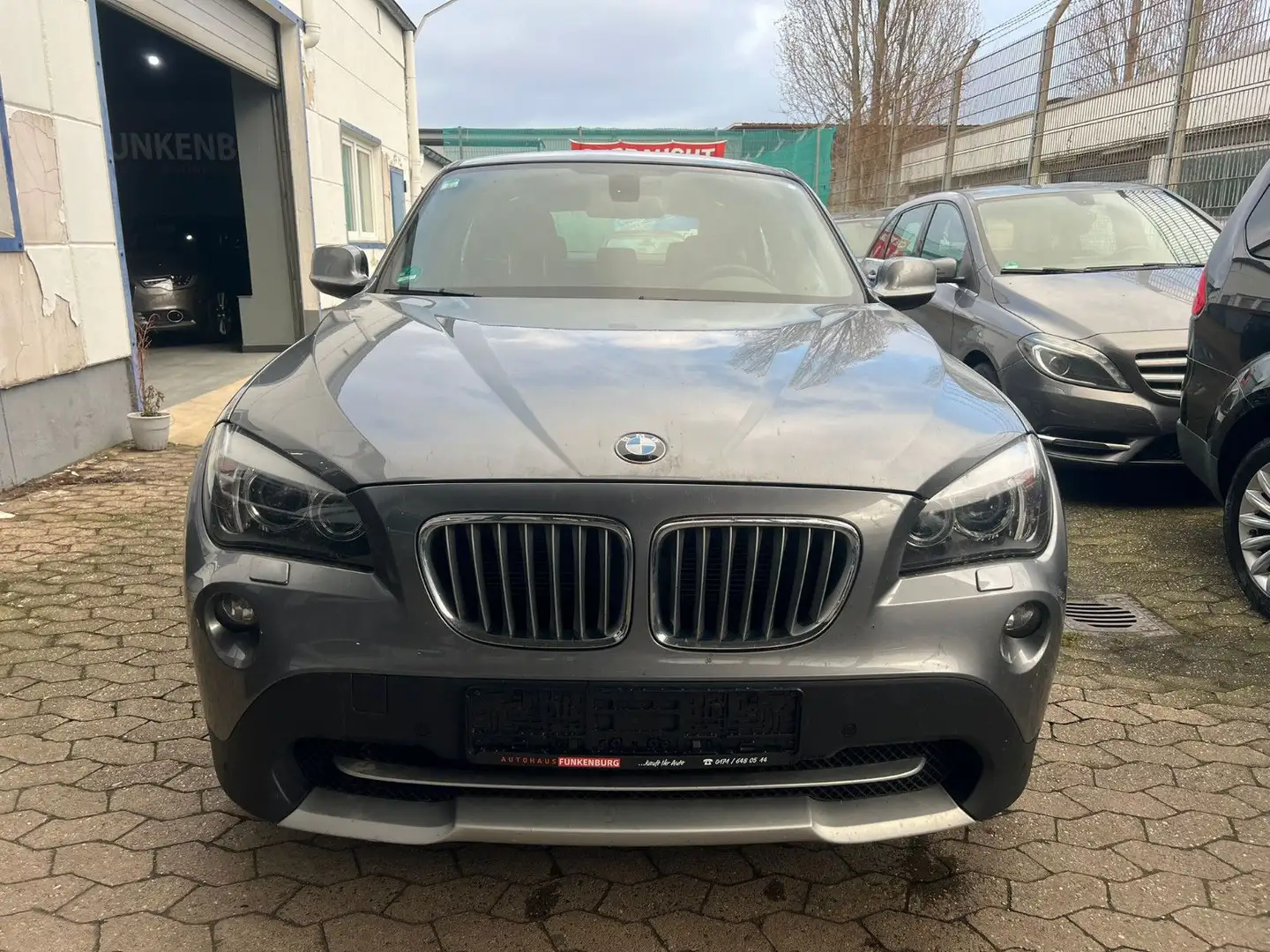 BMW X1 23 d xDrive PANO/AUT/LEDER/NAVI/XENON/PDC/SHZ Grigio - 1