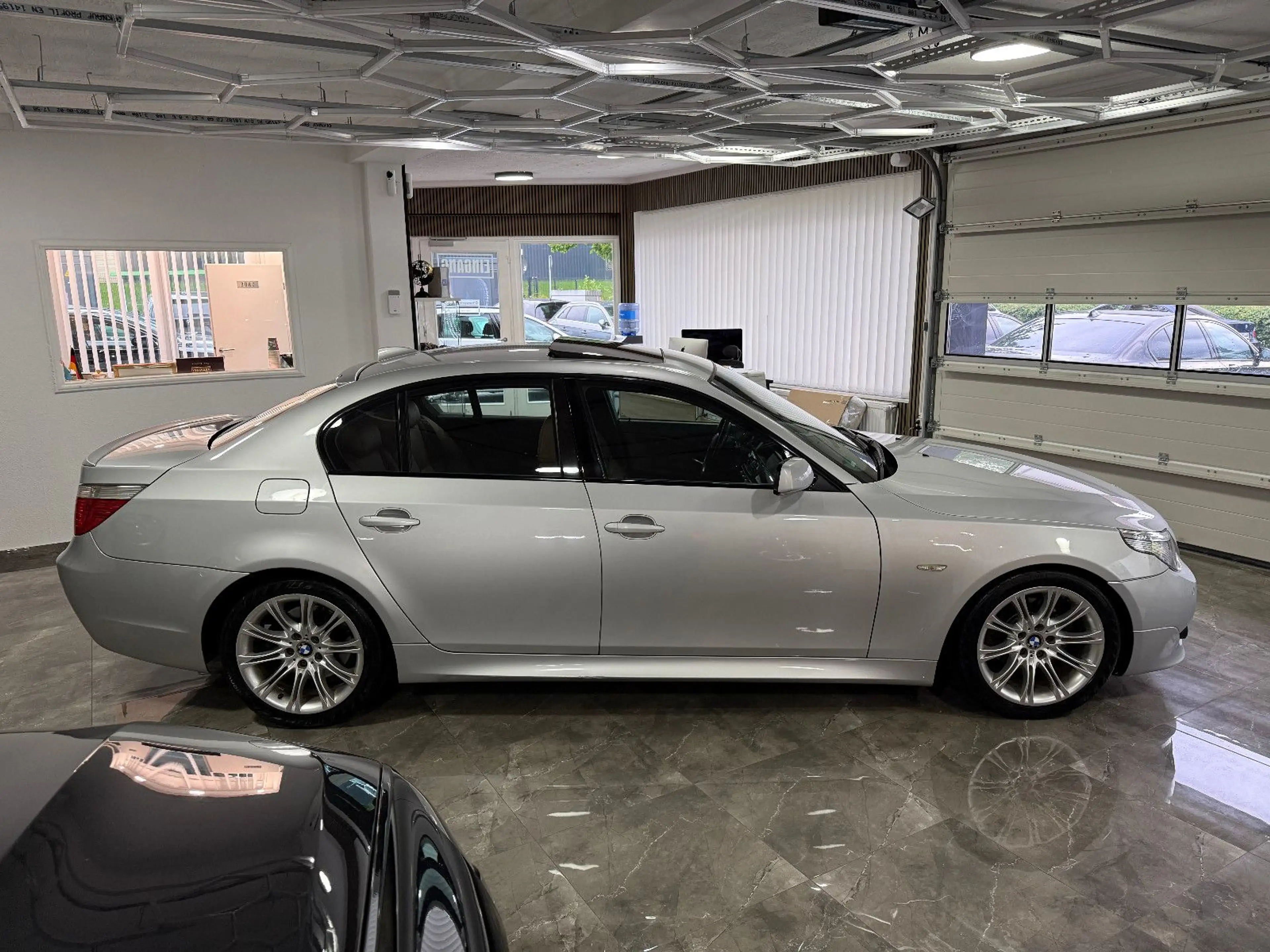 BMW 525 i Lim. / M-Paket 2. Hand Schiebedach Xenon — photo 5