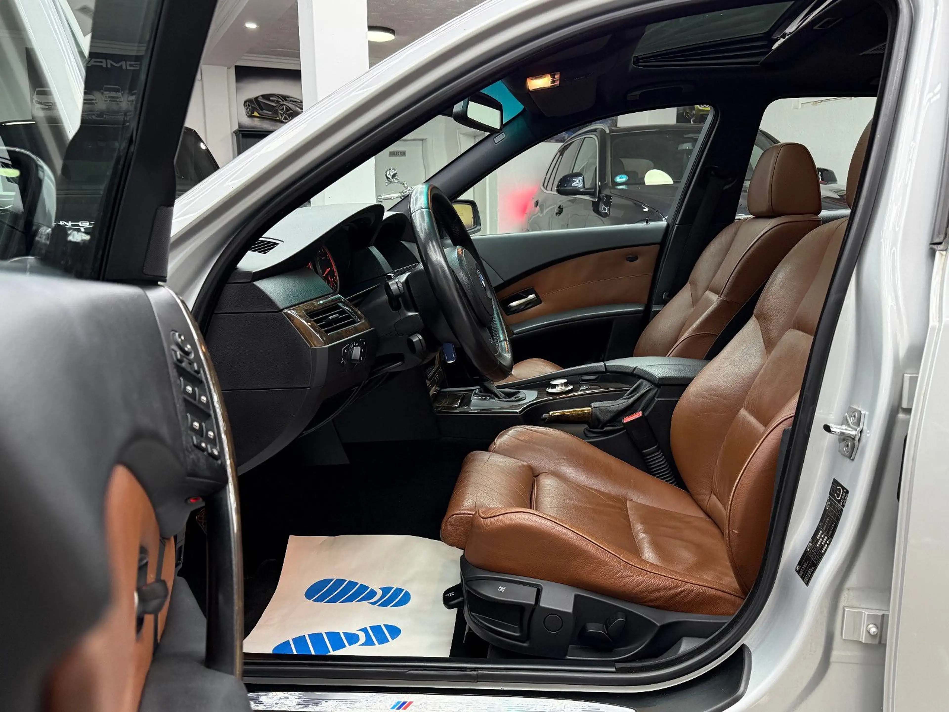 BMW 525 i Lim. / M-Paket 2. Hand Schiebedach Xenon — photo 11