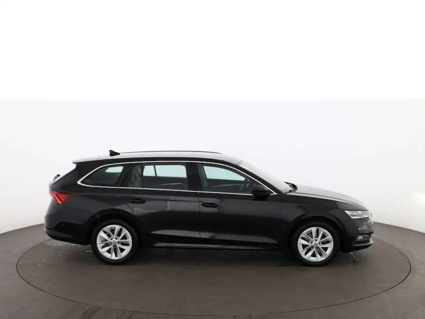 Skoda Octavia Combi 2.0 TDI Style Aut MATRIX LEDER TEMP Zwart - 2