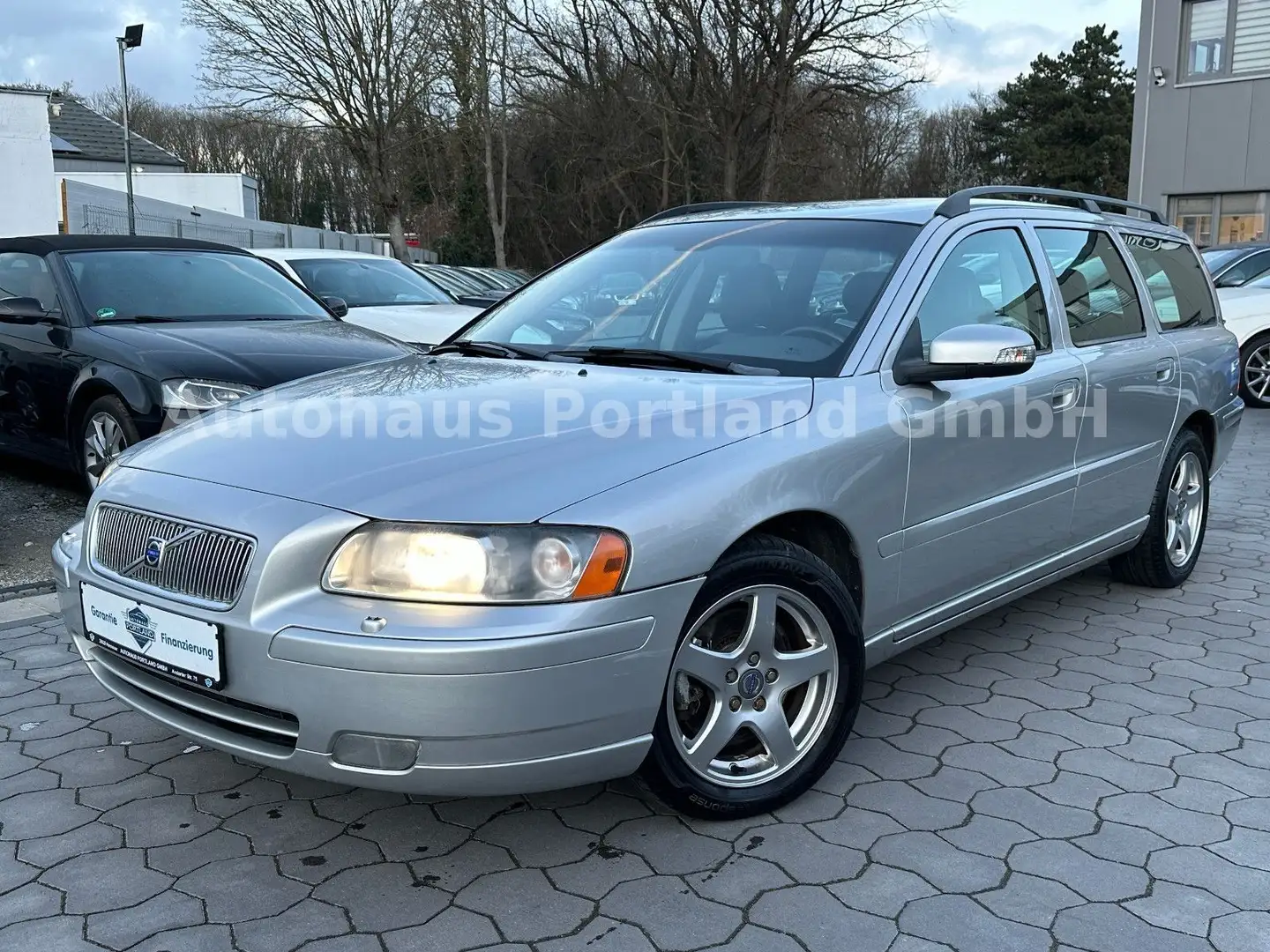 Volvo V70 Kombi D5 Edition Sport Aut./Xenon/AHK Argent - 2