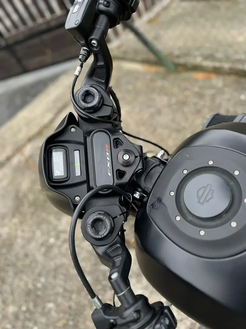 Harley-Davidson FXDR 114 Чорний - 2