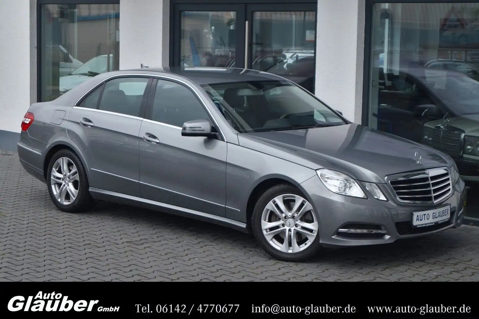 Mercedes-Benz E 300 CDI BE/Avantgarde/Navi/Teilleder/1.Hand Silber - 1