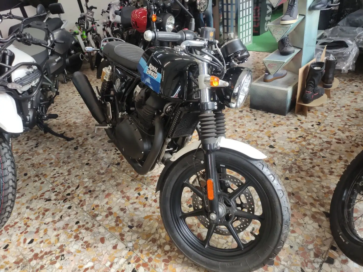 Royal Enfield Continental GT Nero - 2