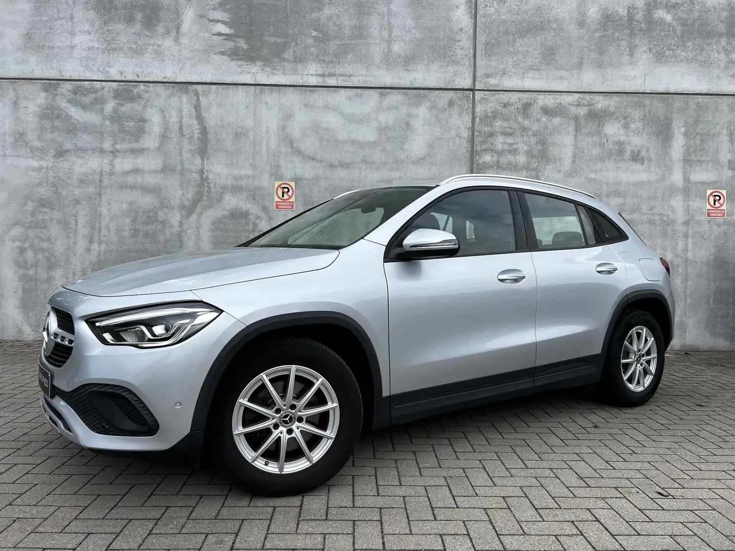Mercedes-Benz GLA 180 D AMG Line | Verwarmde Zetels | Smartphone Integra Argent - 2