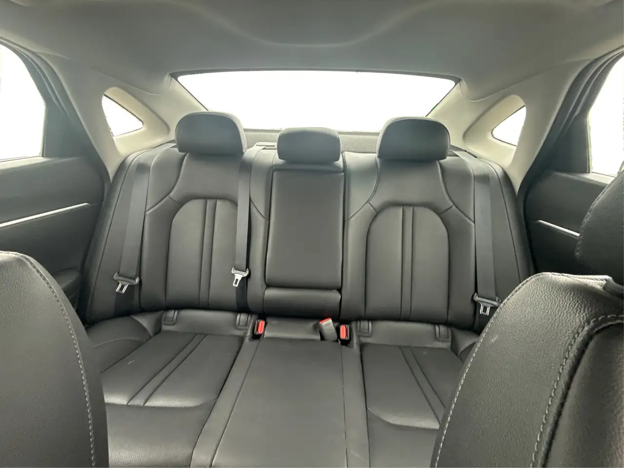 Hyundai SONATA снимка Hyundai SONATA