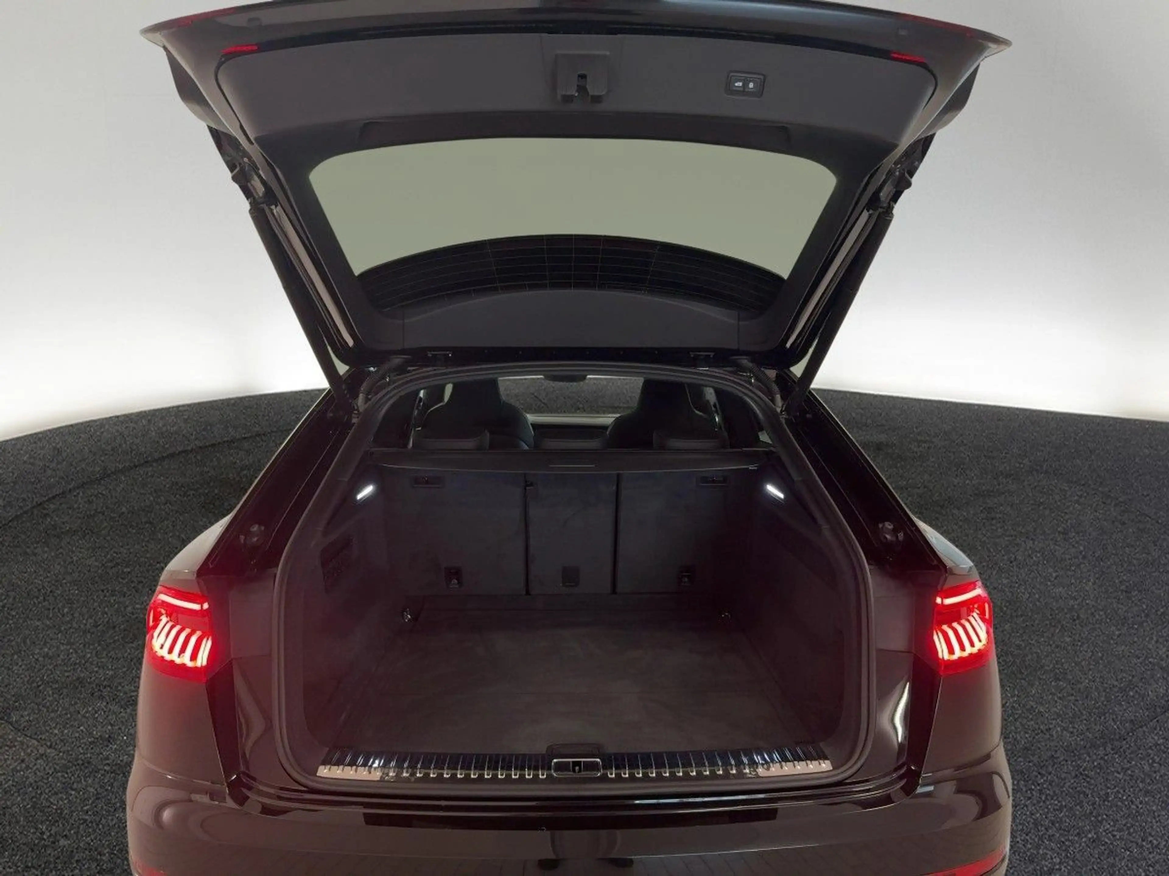 Audi SQ8 TFSI tiptr. STDHZG MATRIX RFK VIRTUAL B&O — photo 9