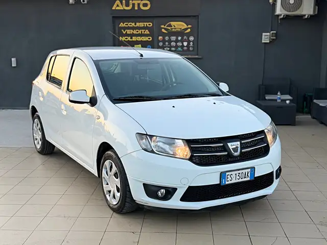 Dacia Sandero 1.2 16v Embleme (blackline) Gpl