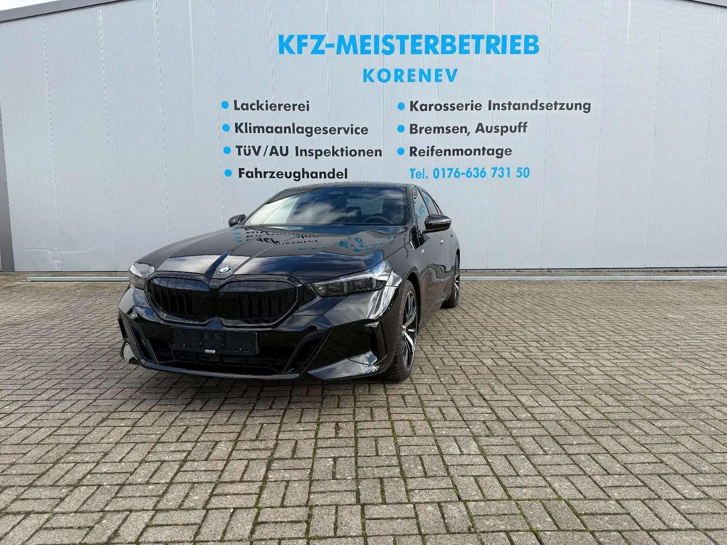 BMW 520 d Navi Leder 360 Panorama AHK Schwarz - 2