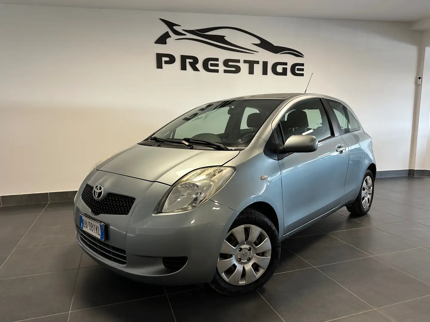 Toyota Yaris YARIS 1.0 NEOPATENTATI 69CV PRONTA CONSEGNA - 1