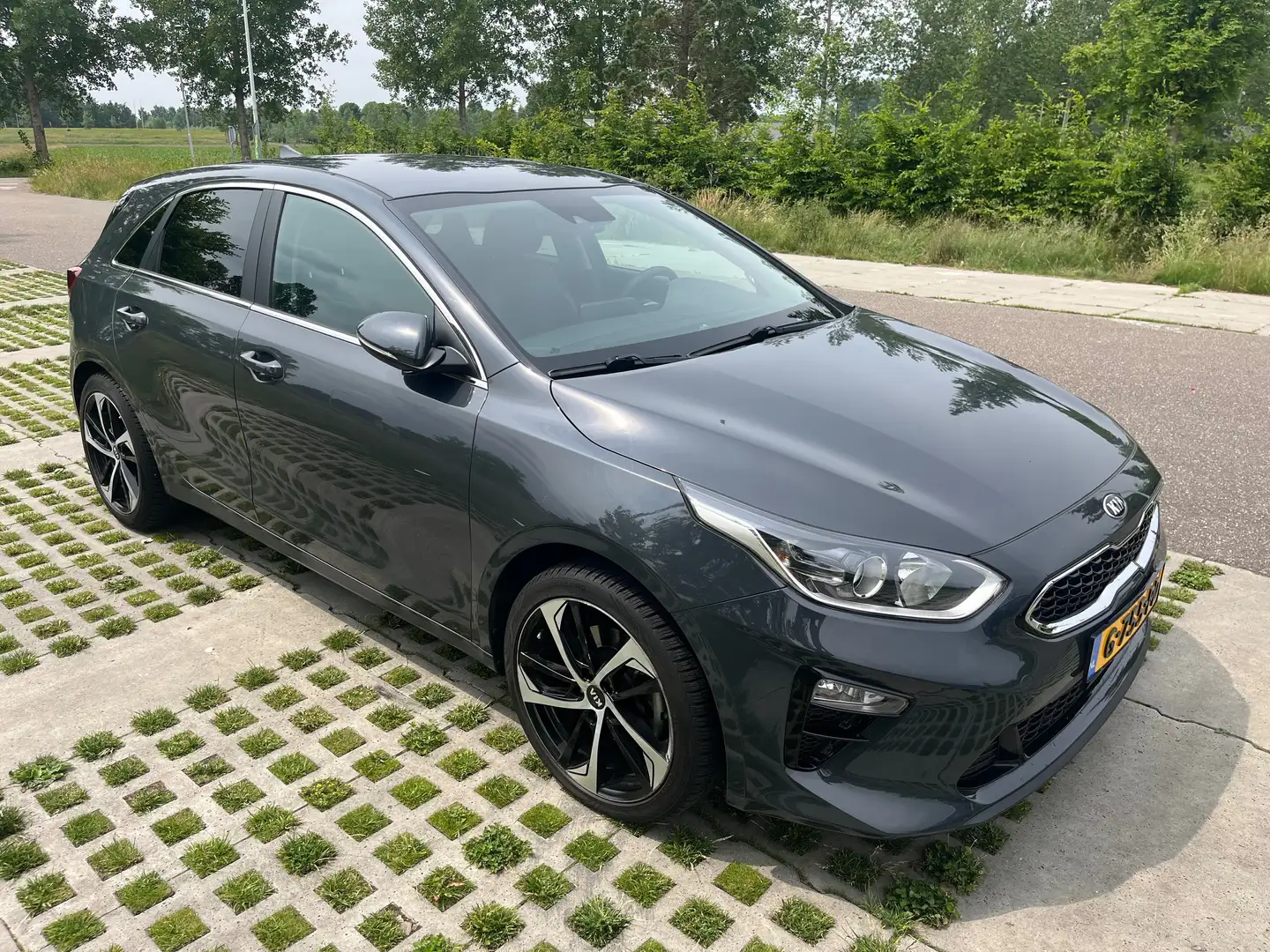 Kia Ceed / cee'd Ceed / cee'd 1.0 T-GDi Dyn.PlusL. Šedá - 2