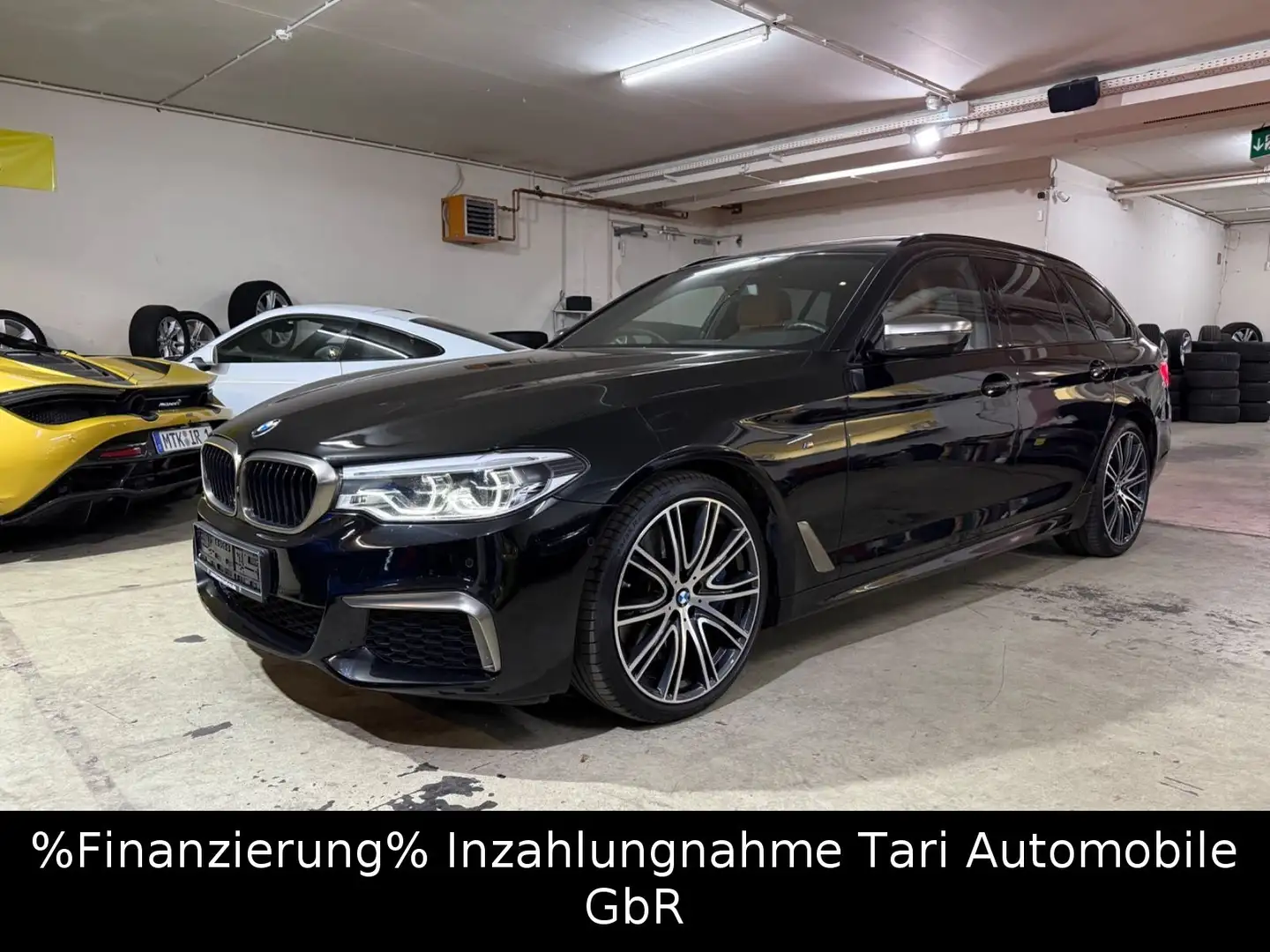 BMW 550 d xDrive Tou. LED,Pano,ha/ka,360°,1.Hand,20" Fekete - 2