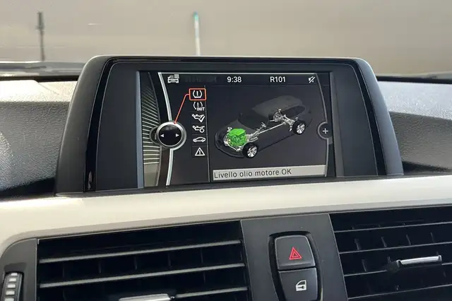 BMW 3 Series view 24