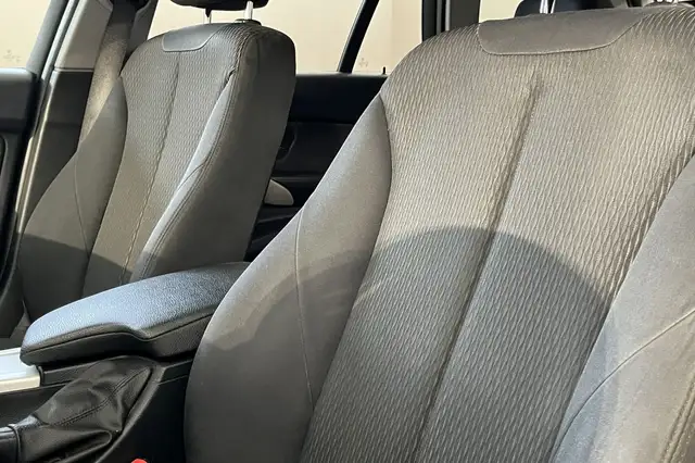 BMW 3 Series view 14