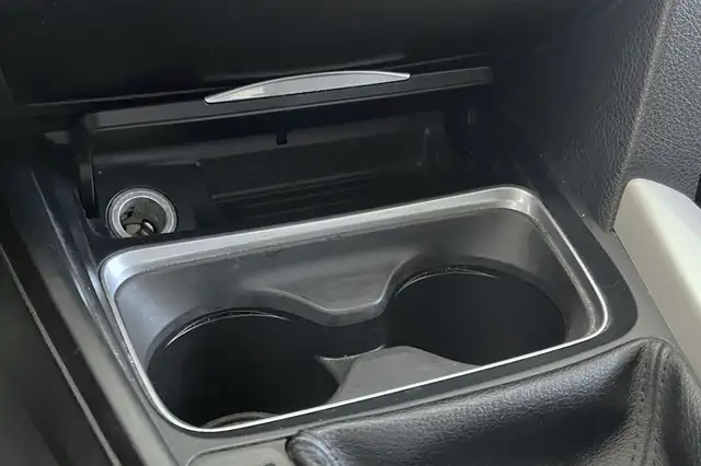 BMW 3 Series view 27