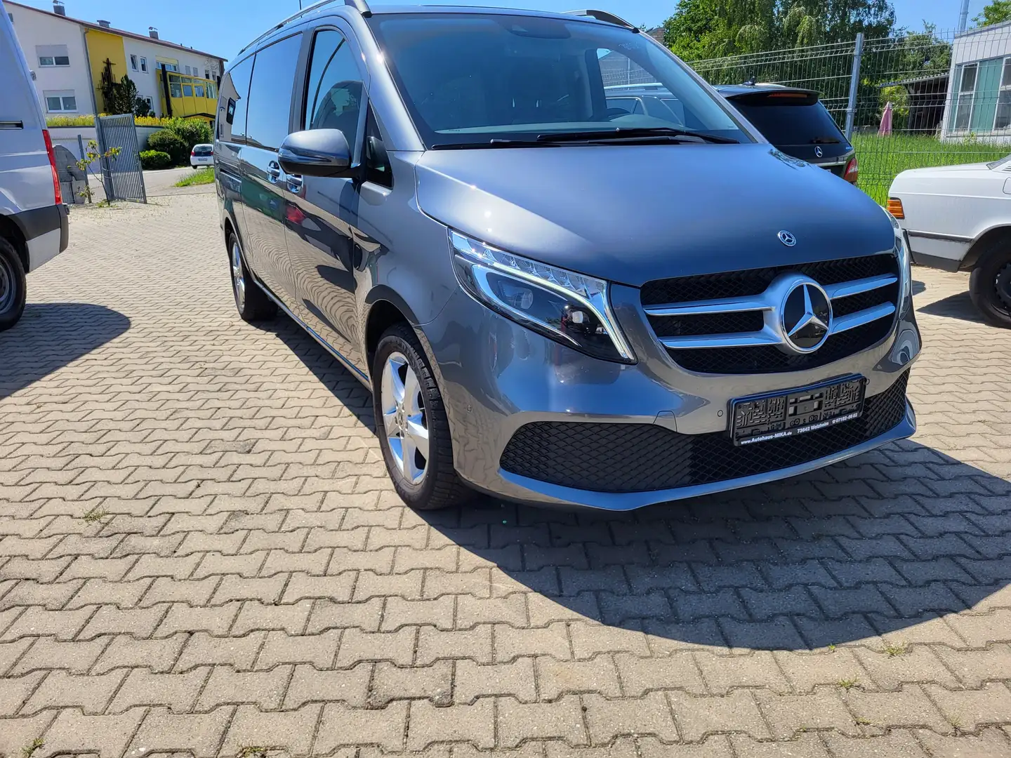 Mercedes-Benz V 250 d extralang 4Matic 9G-TRONIC Šedá - 1