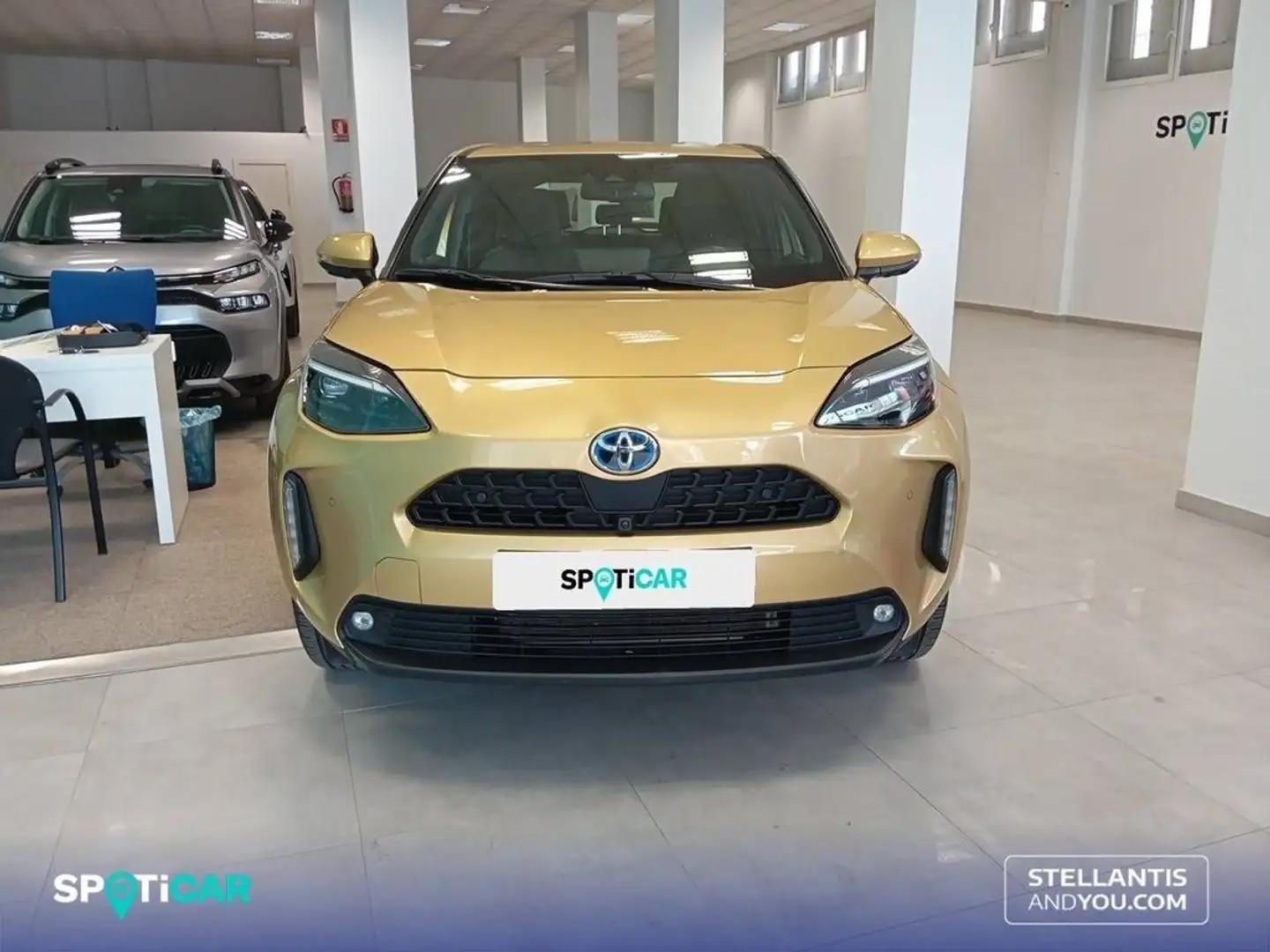 Toyota Yaris Cross 120H Active Tech Amarillo - 2